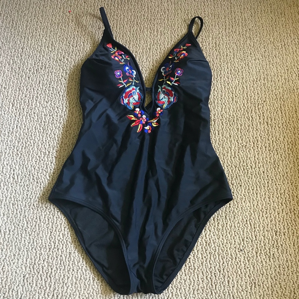 NWOT Design Lab Floral Embroidered Swimsuit